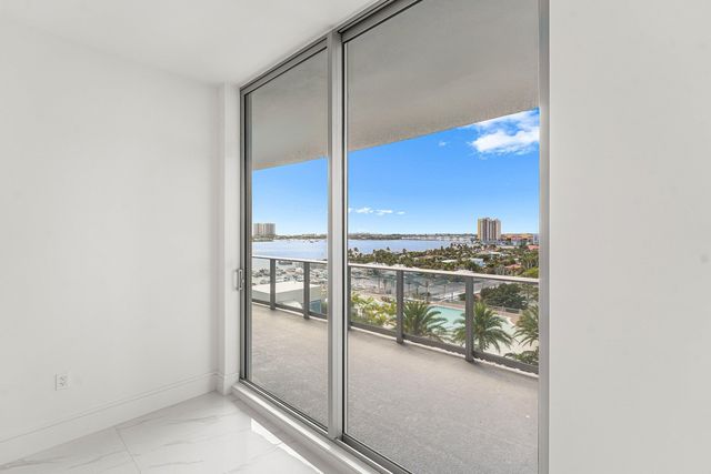 220 Lake Shore Drive 1015, Lake Park, FL 33403