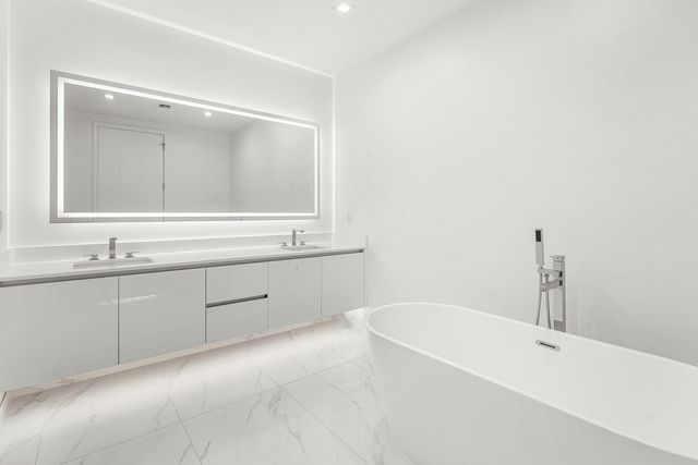 220 Lake Shore Drive 1015, Lake Park, FL 33403