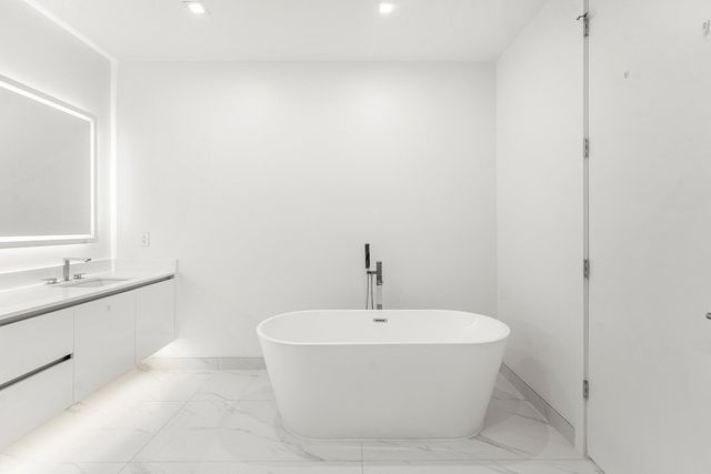 220 Lake Shore Drive 1015, Lake Park, FL 33403