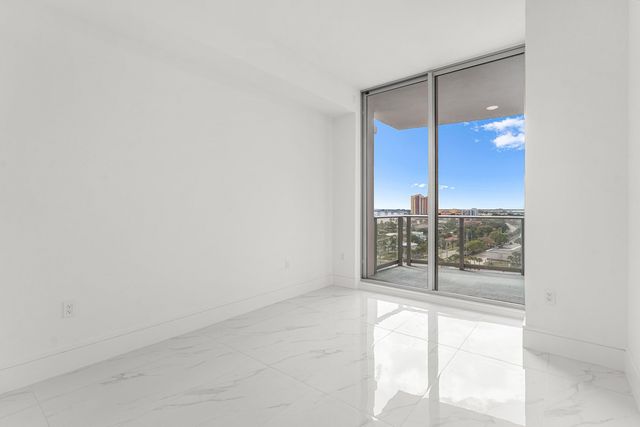 220 Lake Shore Drive 1015, Lake Park, FL 33403