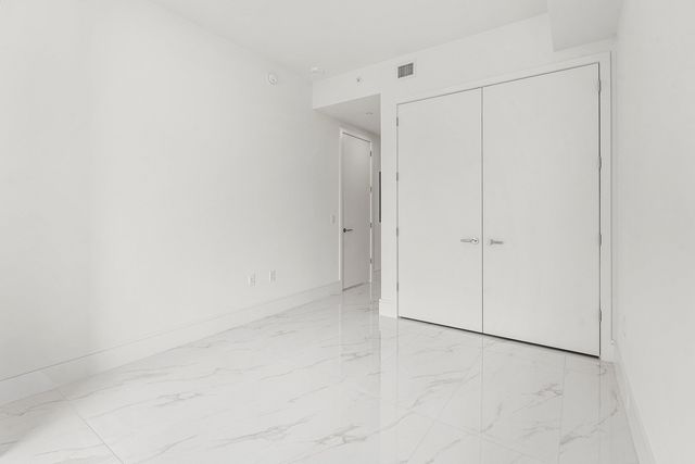 220 Lake Shore Drive 1015, Lake Park, FL 33403