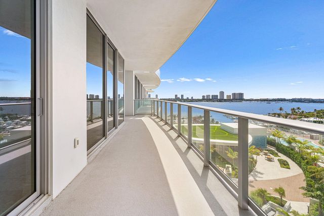 220 Lake Shore Drive 1015, Lake Park, FL 33403