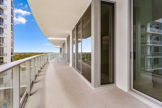 220 Lake Shore Drive 1015, Lake Park, FL 33403