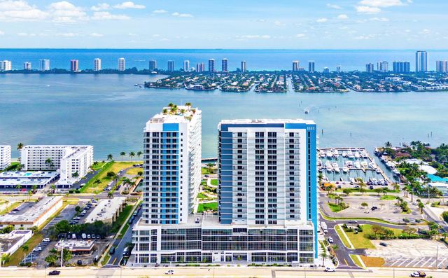 220 Lake Shore Drive 1015, Lake Park, FL 33403