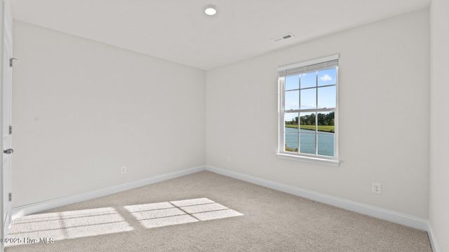 236 Lake Tyler Drive, New Bern, NC 28560