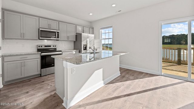 236 Lake Tyler Drive, New Bern, NC 28560