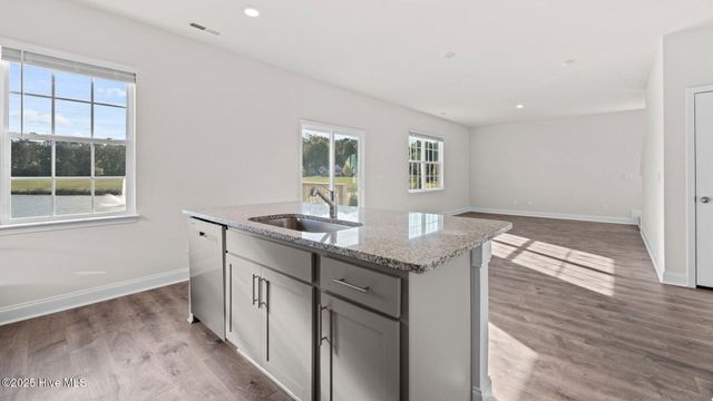 236 Lake Tyler Drive, New Bern, NC 28560