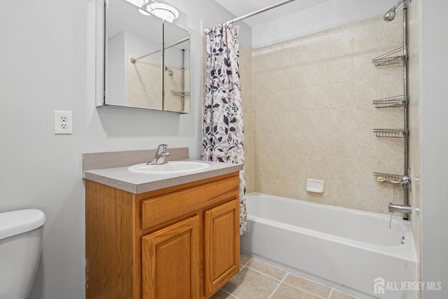 189 Sunshine Drive, Piscataway, NJ 08854