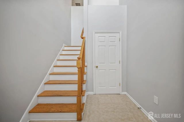 189 Sunshine Drive, Piscataway, NJ 08854