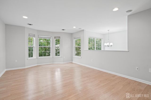 189 Sunshine Drive, Piscataway, NJ 08854