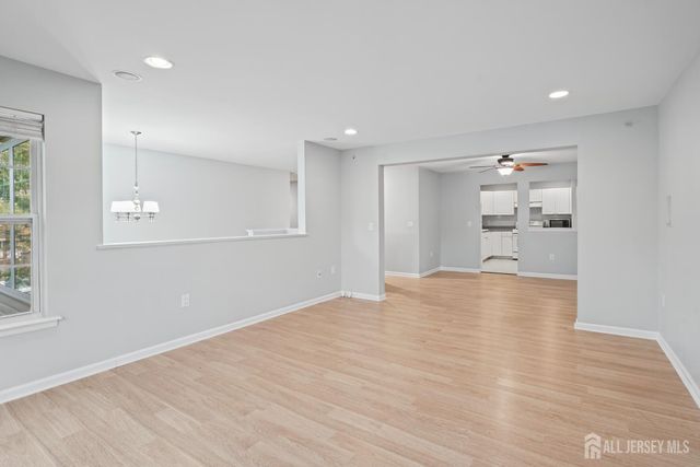 189 Sunshine Drive, Piscataway, NJ 08854
