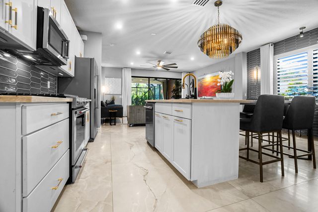 4463 Providence Way, Oakland Park, FL 33309
