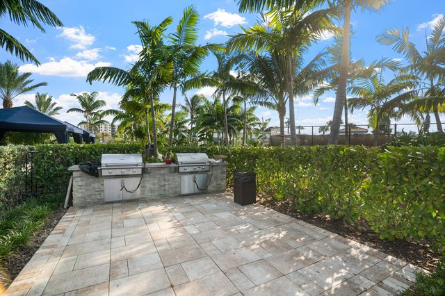 4463 Providence Way, Oakland Park, FL 33309