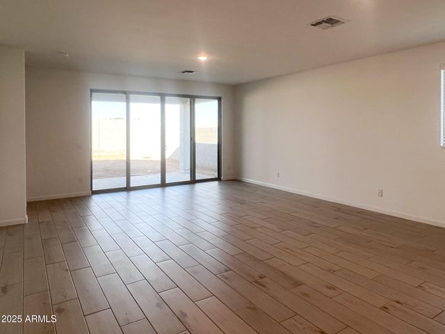 15736 W CAMDEN Avenue, Waddell, AZ 85355