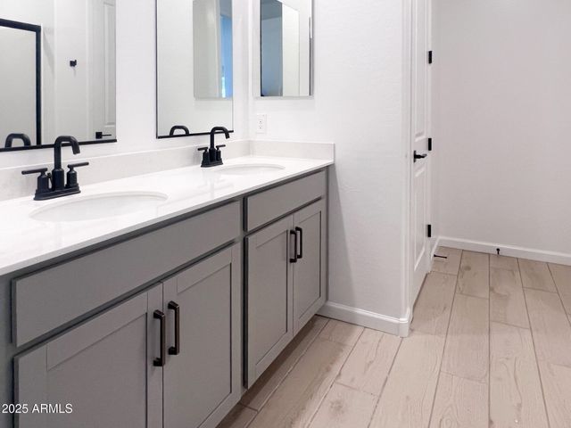 15736 W CAMDEN Avenue, Waddell, AZ 85355