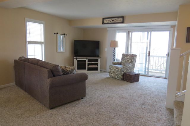 2122 Sherwood Avenue, Holland, MI 49423