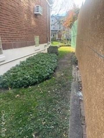 1457 Bay Street, Staten Island, NY 10305