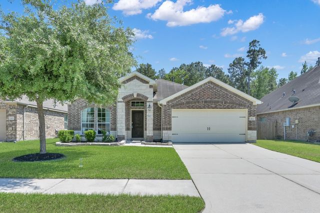 423 Oak Chase Drive, Conroe, TX 77304