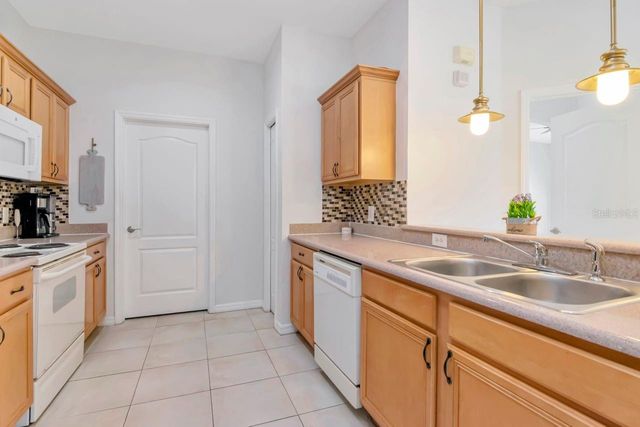 20318 OAK KEY COURT, Tampa, FL 33647