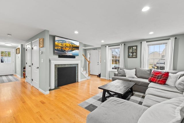 33 Trask Rd, Plymouth, MA 02360