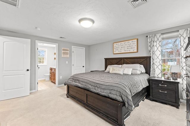 33 Trask Rd, Plymouth, MA 02360