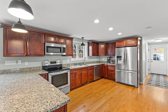 33 Trask Rd, Plymouth, MA 02360