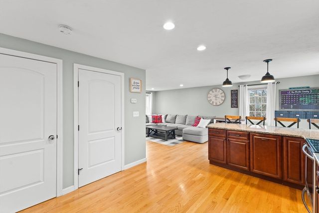 33 Trask Rd, Plymouth, MA 02360