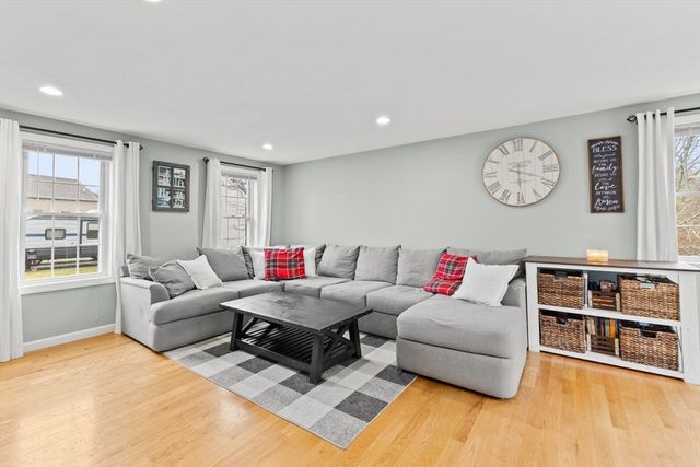 33 Trask Rd, Plymouth, MA 02360