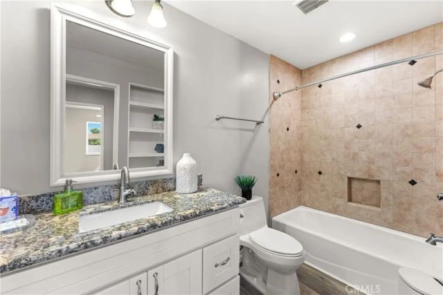 25821 Via Lomas 216, Laguna Hills, CA 92653
