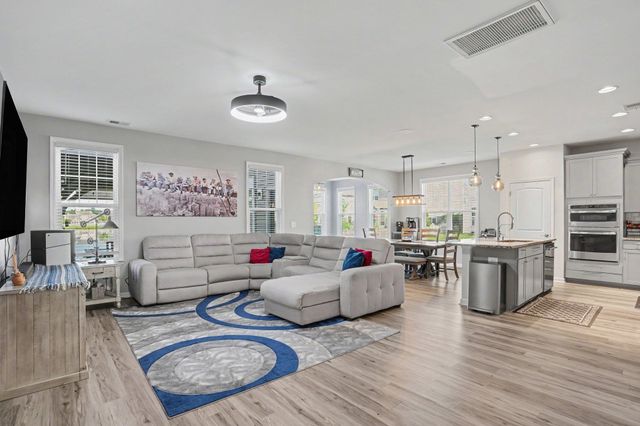 5045 Sandlewood Dr., Myrtle Beach, SC 29579