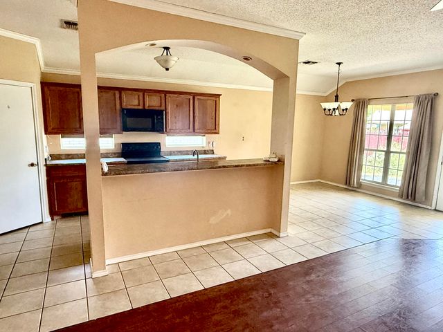 49 Amberwood Drive, San Angelo, TX 76903