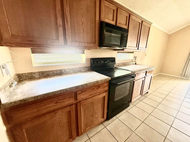 49 Amberwood Drive, San Angelo, TX 76903