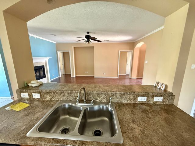 49 Amberwood Drive, San Angelo, TX 76903