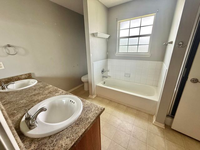 49 Amberwood Drive, San Angelo, TX 76903