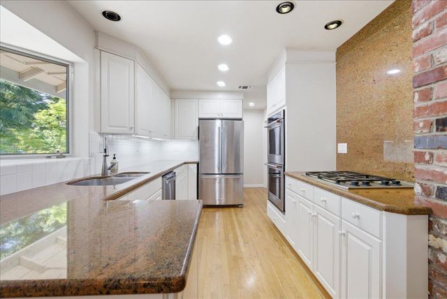 1220 El Toro Way, Sacramento, CA 95864