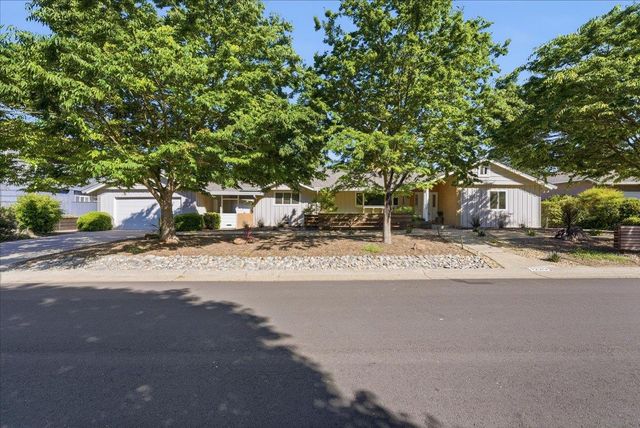 1220 El Toro Way, Sacramento, CA 95864