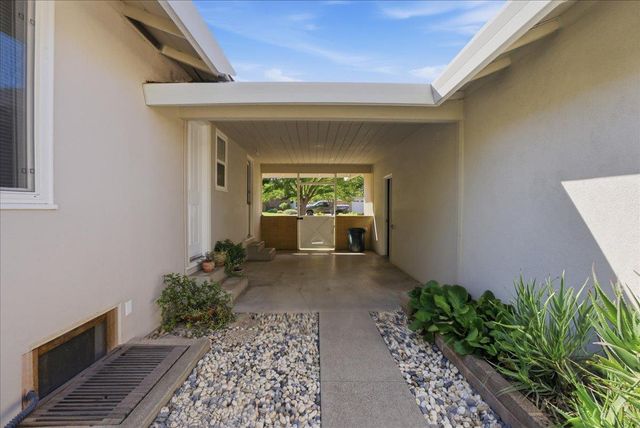 1220 El Toro Way, Sacramento, CA 95864