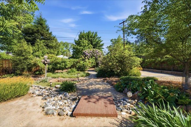 1220 El Toro Way, Sacramento, CA 95864