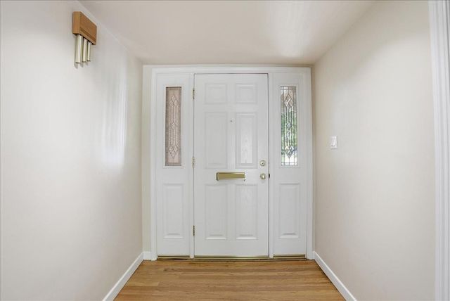 1220 El Toro Way, Sacramento, CA 95864