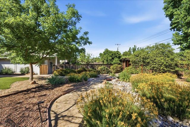 1220 El Toro Way, Sacramento, CA 95864