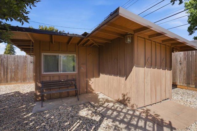 1220 El Toro Way, Sacramento, CA 95864