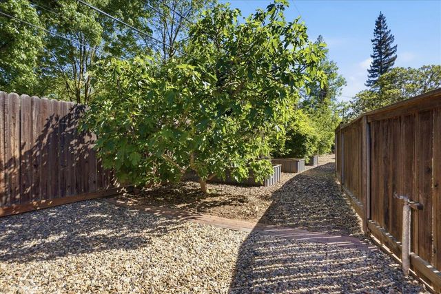 1220 El Toro Way, Sacramento, CA 95864