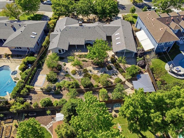 1220 El Toro Way, Sacramento, CA 95864