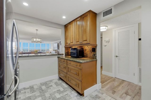 3051 NE 48th Street 509, Fort Lauderdale, FL 33308