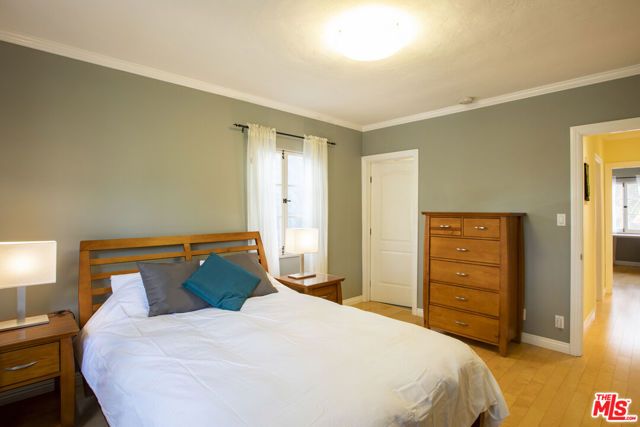 1059 E San Jose Avenue, Burbank, CA 91501