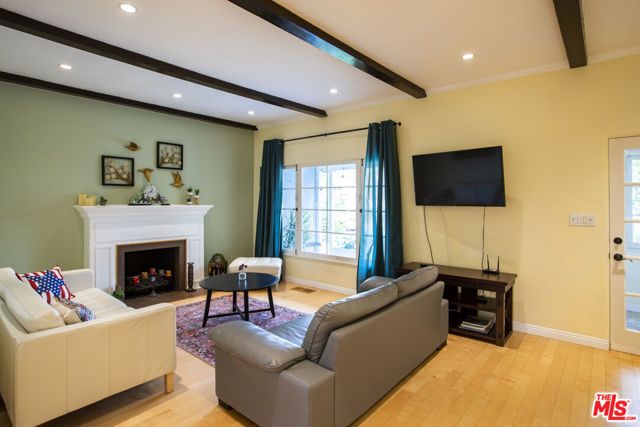 1059 E San Jose Avenue, Burbank, CA 91501