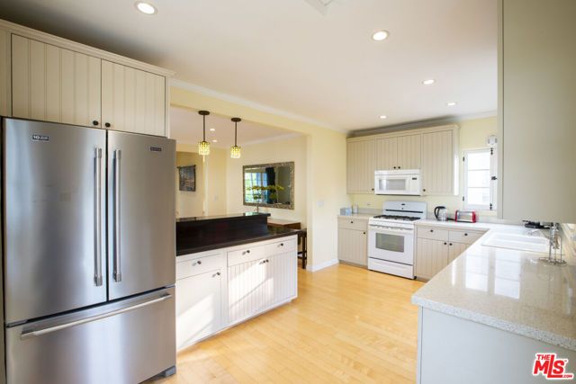 1059 E San Jose Avenue, Burbank, CA 91501