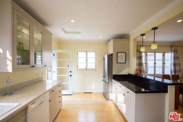 1059 E San Jose Avenue, Burbank, CA 91501