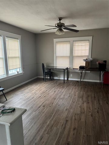 8833 Argyle Avenue, St Louis, MO 63114