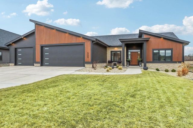 909 Westbridge Court, Waunakee, WI 53597